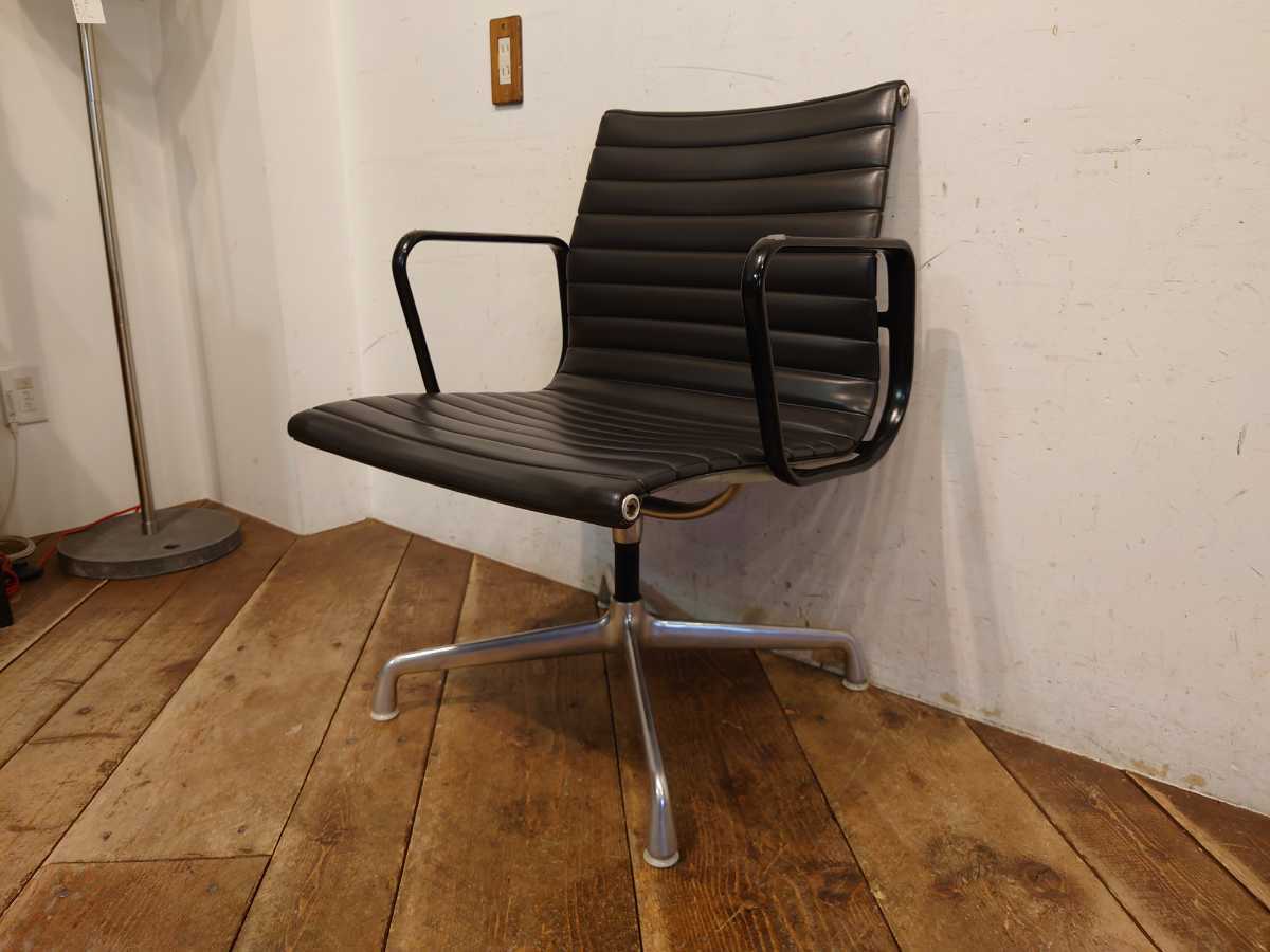 Herman Miller ハーマンミラー EAMS イームズ アルミナムグループ