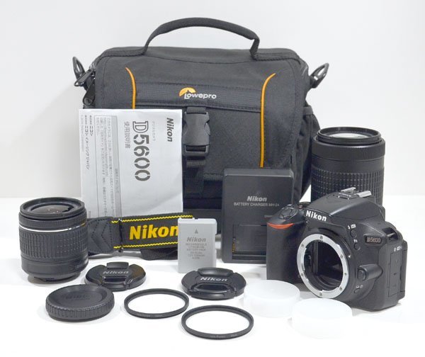 ☆ケース付！Nikon ニコン D5600 ダブルズームキット レンズキット