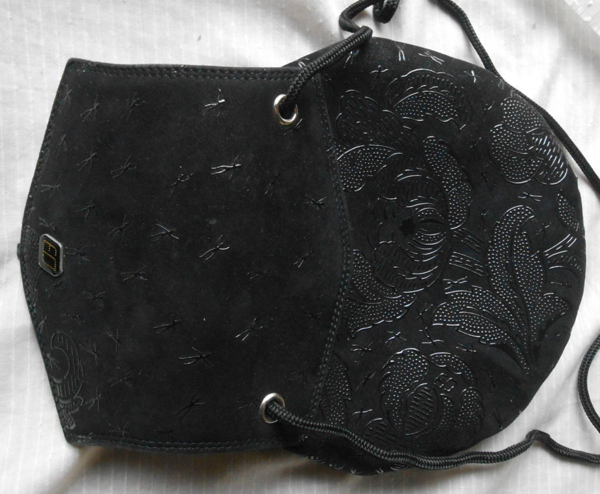安い最新品 ヤフオク! - 印傳屋 ポシェット ショルダーバッグ 黒の鹿革