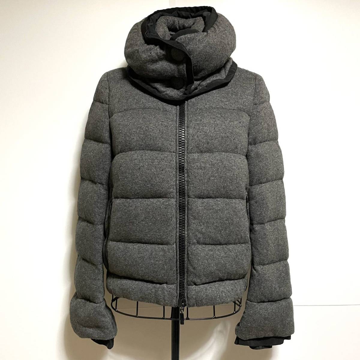 男性に人気! モンクレール MEILLE ベージュ サイズ0 国内正規品