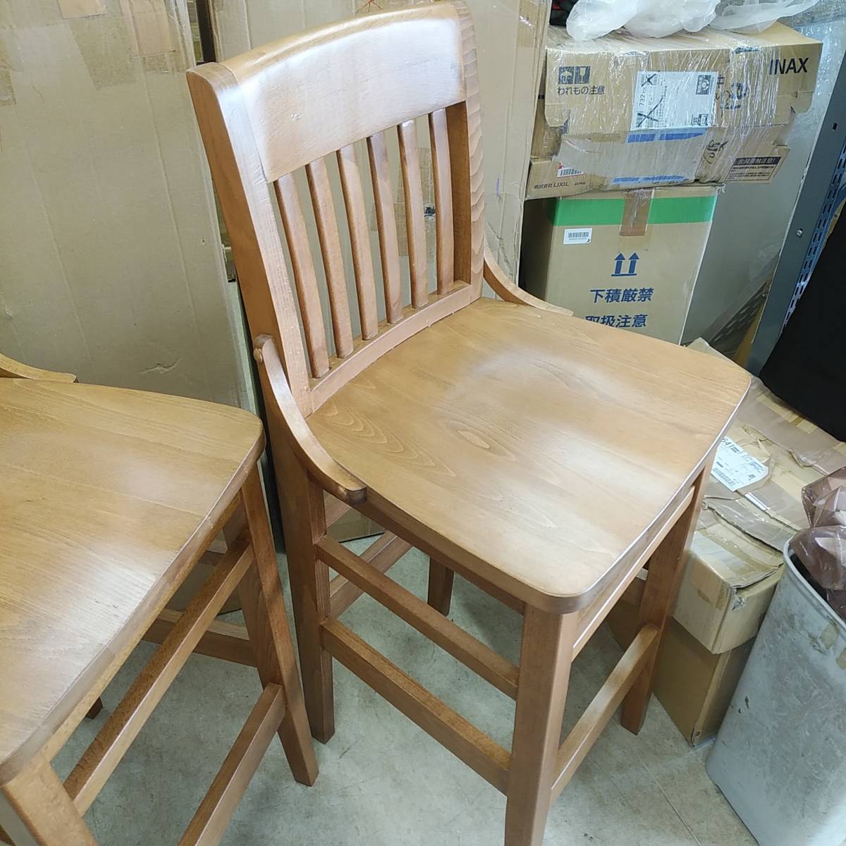 未使用、展示品/ルーマニア製 木製カウンターチェア 2脚セット