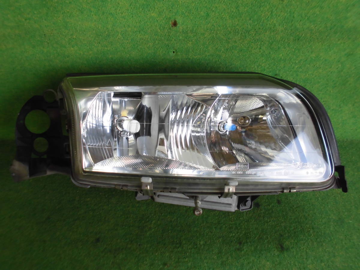 *TB6294 Volvo S80 right head light halogen *