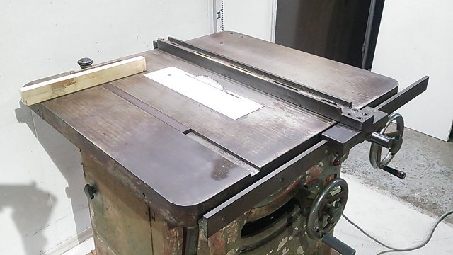 1円スタート!)東洋鐵工所 昇降盤 型式不明 ( テーブル寸法 900 1円スタート!)東洋鐵工所 昇降盤 型式不明 ( テーブル寸法 900