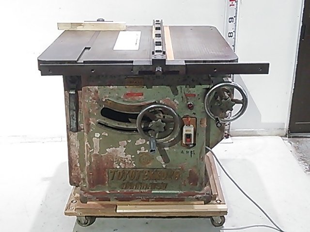 1円スタート!)東洋鐵工所 昇降盤 型式不明 ( テーブル寸法 900 1円スタート!)東洋鐵工所 昇降盤 型式不明 ( テーブル寸法 900