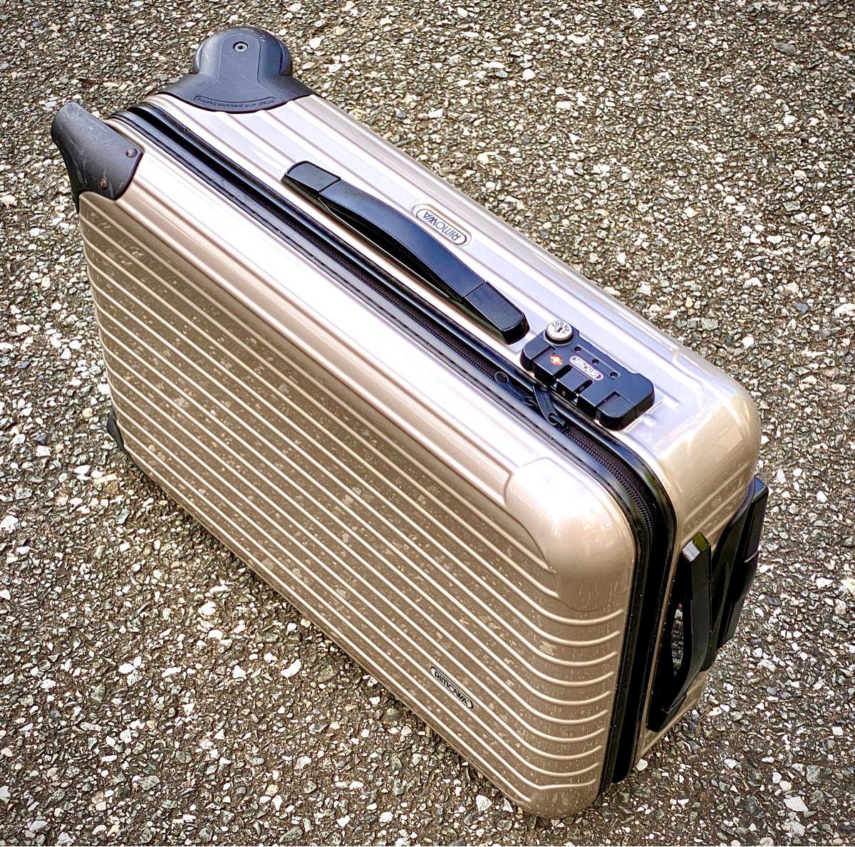 美品 リモワ RIMOWA リモワ SALSA 機内持込み 2輪 廃盤モデル 美品 リモワ RIMOWA リモワ SALSA 機内持込み 2輪 廃盤モデル