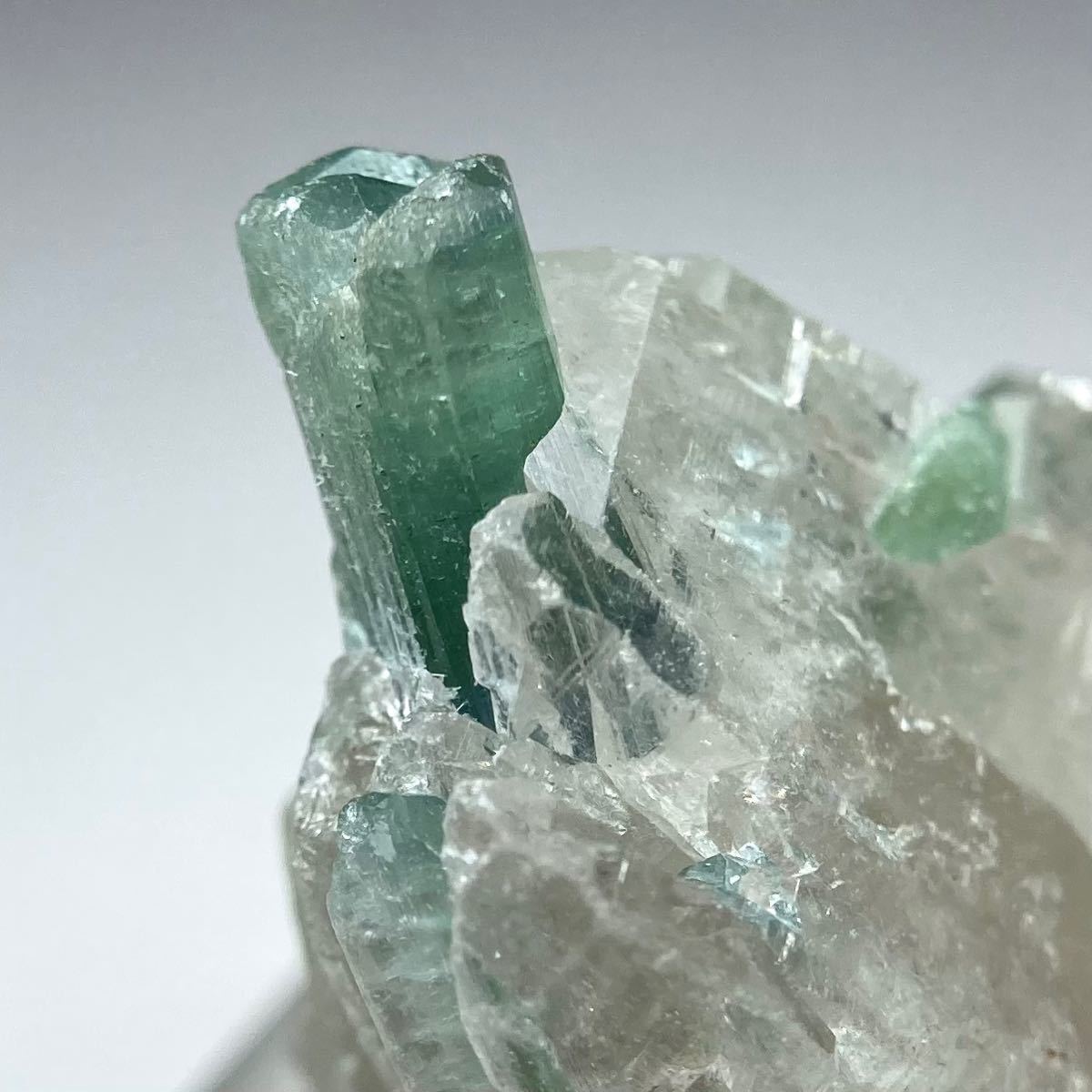 大人気☆ グリーン トルマリン 水晶 電気石 原石 鉱物 鉱石 天然石