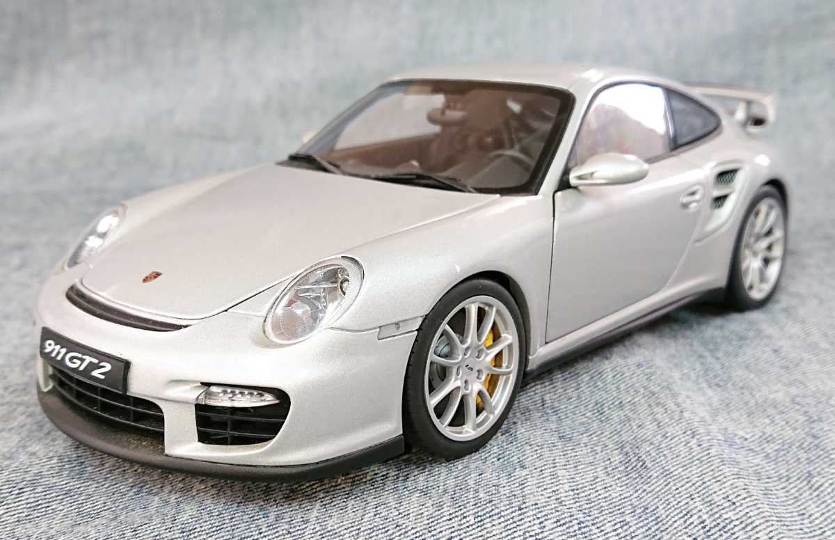 1円～★『オートアート AUTOart Performance 1/18 77898 Porsche ポルシェ911(997) GT2 (シルバー)』 ★箱・ケースあり 人気商品 売り切り_画像3