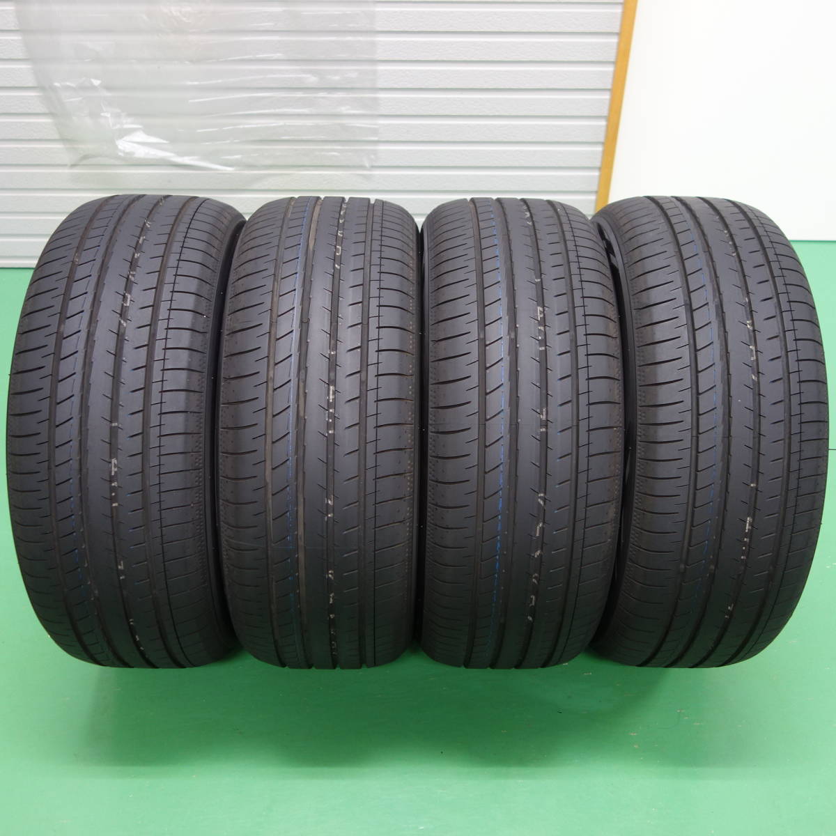 ☆ 新車外し ヨコハマ BluEarth・215/50R17・レヴォーグ 純正タイヤ 4