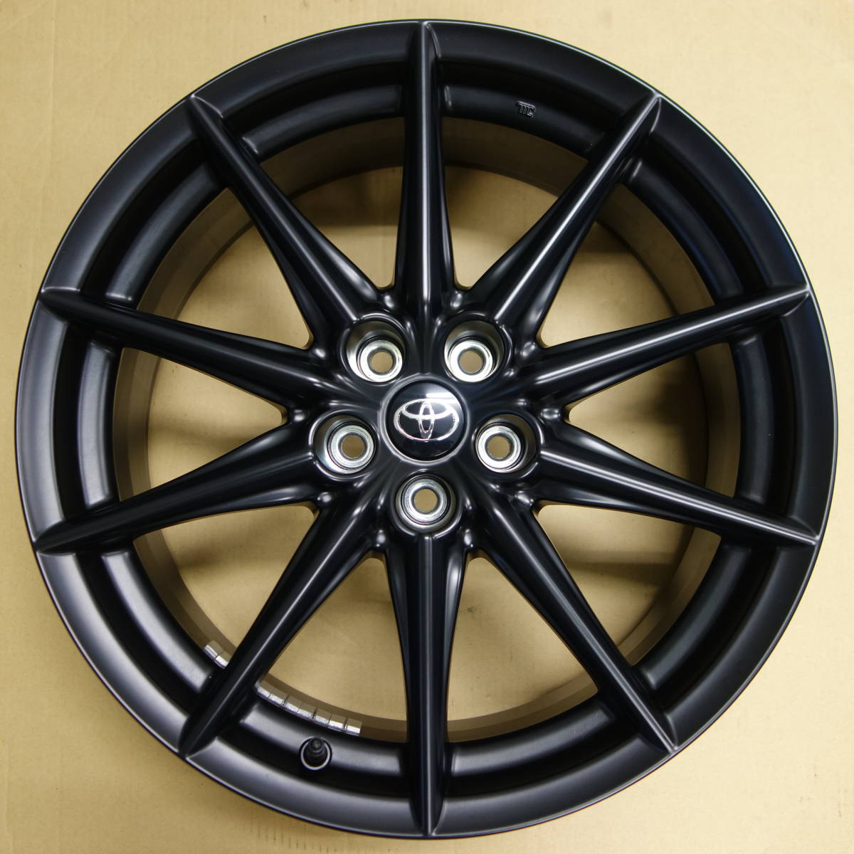 ☆ 新車外し トヨタ 新型 GR86 純正アルミホイール 1本 送料安い ②