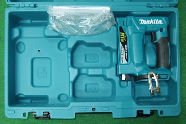 ⑤新品 マキタ ST111DZK 14.4V RT線用充電式タッカ 本体のみ+ケ-ス