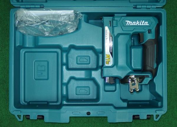 ②新品 マキタ ST113DZK 10.8V RT線用充電式タッカ 本体のみ+ケ-ス