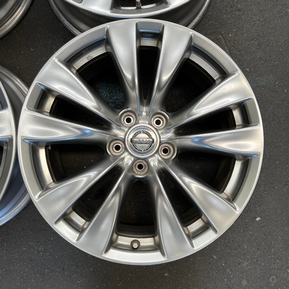 純正ホイール4本セット フーガハイブリッド HY51 ハイグロス 18×8J +43