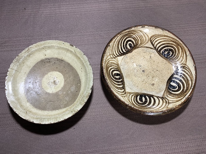 詳細不明】馬の目皿?と古い皿 2点 瀬戸 古い時代物 石皿 飾り皿 菓子
