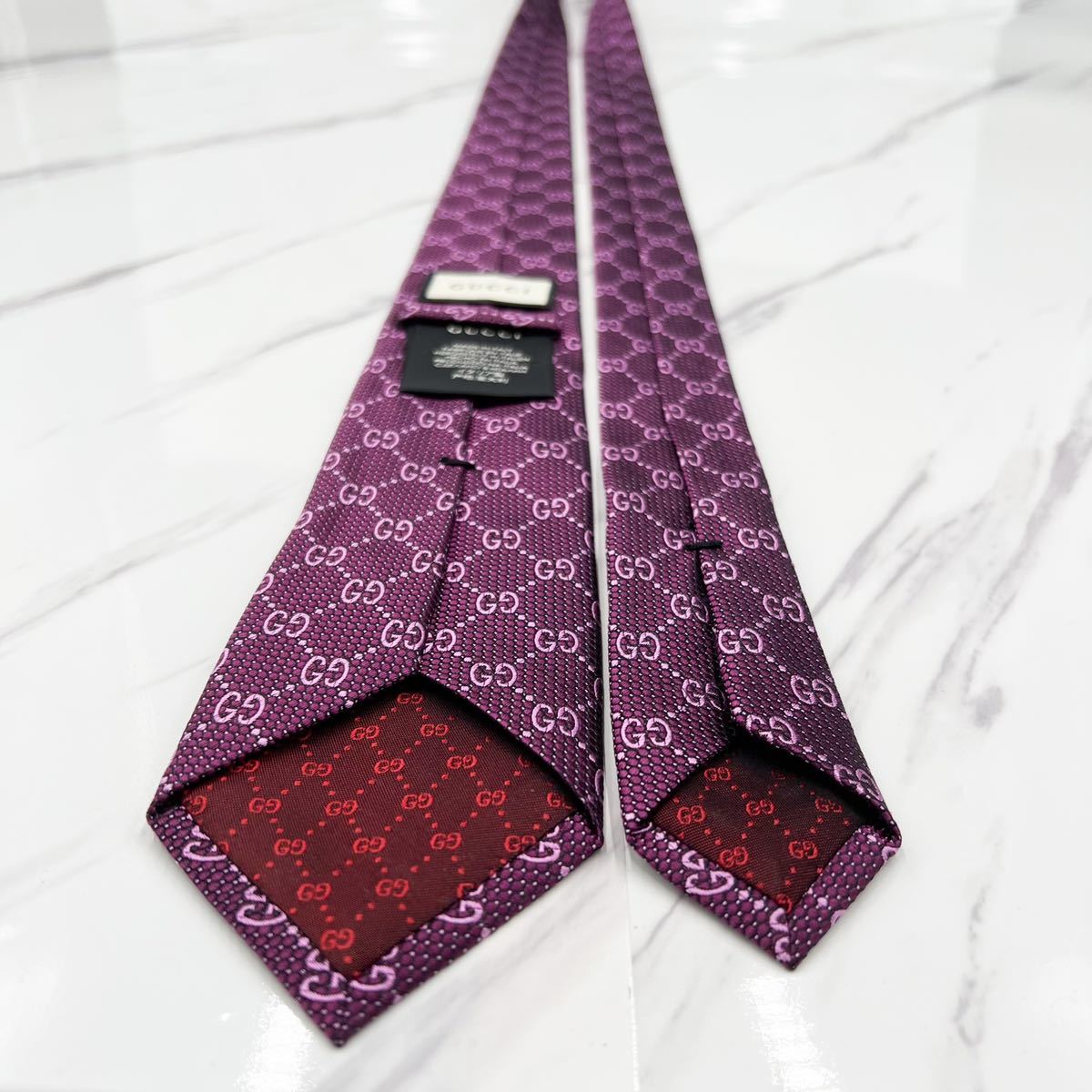 未使用 希少 ネクタイ 現行タグ GUCCI グッチ シルク100% GG柄 GGライン シェリーライン 蜂 bee 刺繍 ジャガード レッド 赤 パープル 紫