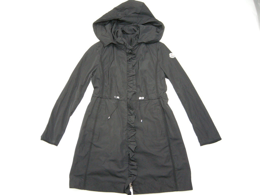 低価格で大人気の サイズ2(女性M-L相当)新品/モンクレール/OUTREMER/フリル付き ナイロンコート/スプリングコート/ナイロンジャケット/レディース/MONCLER/黒 その他