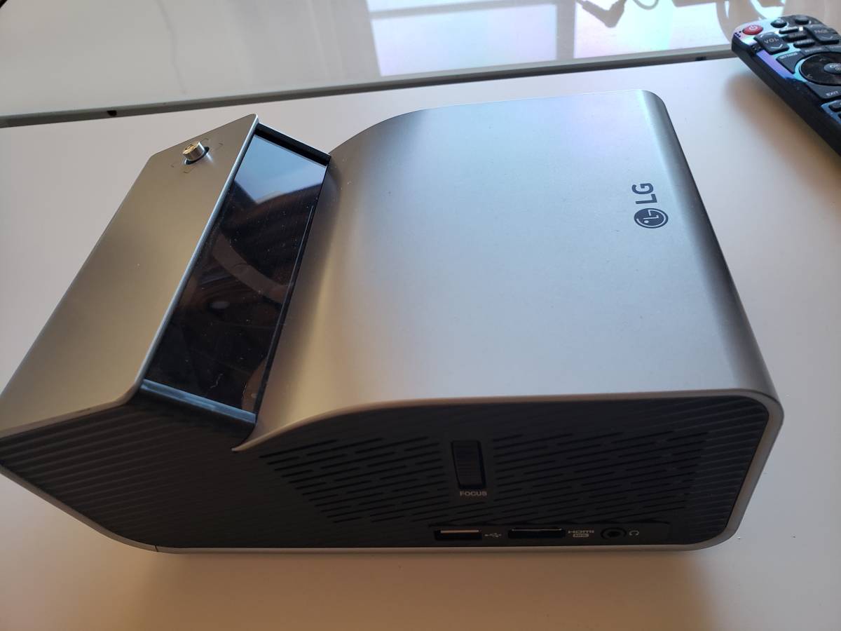 超短焦点LED プロジェクター LG PH450UG [美品