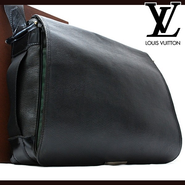☆美品☆ ルイヴィトン Louis Vuitton タイガ ヴィクトール メンズ