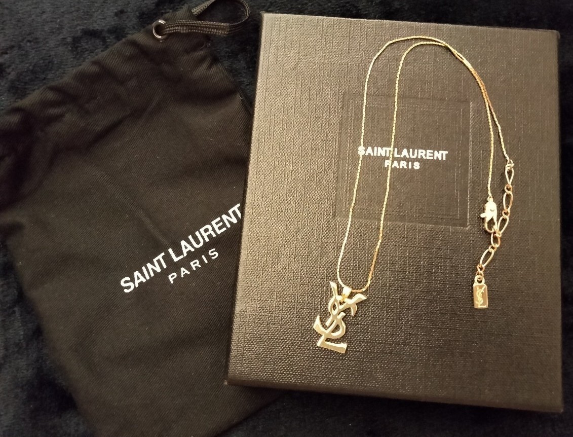 Yves Saint Laurent サンローランモノグラムチャームネックレス