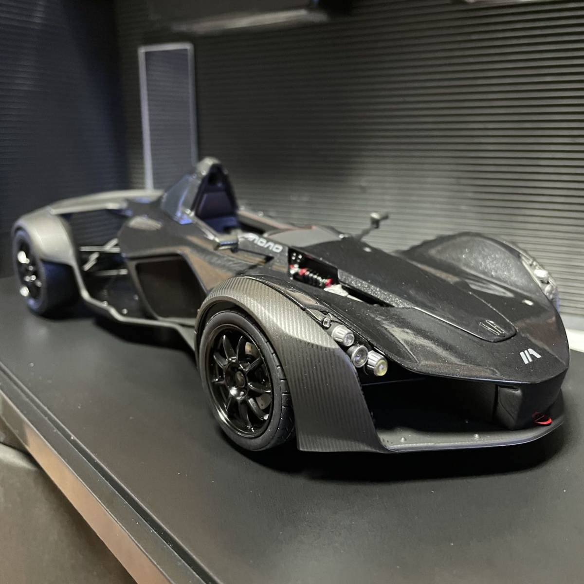 未展示品　オートアート1/18 BAC Mono メタリック・ブラック