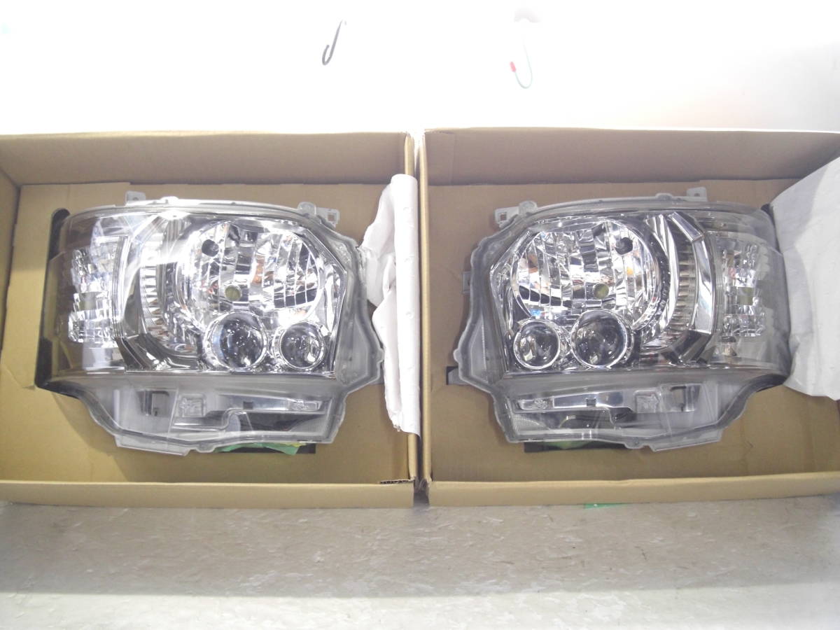 美品) ☆ TOYOTA トヨタ ハイエース 200系 5型 (純正) 左 右 LEDヘッド