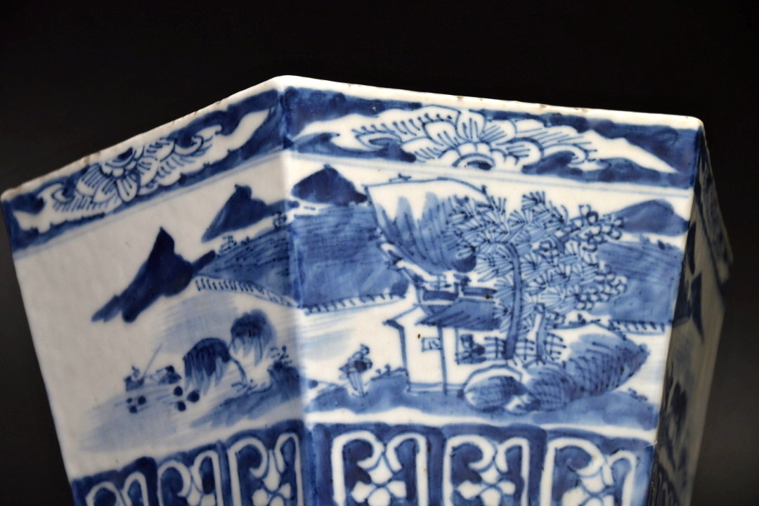 269 中国銘品古盆器 青華山水文 六角 植木鉢 染付 ○ 中国清時代 269 中国銘品古盆器 青華山水文 六角 植木鉢 染付 ○ 中国清時代