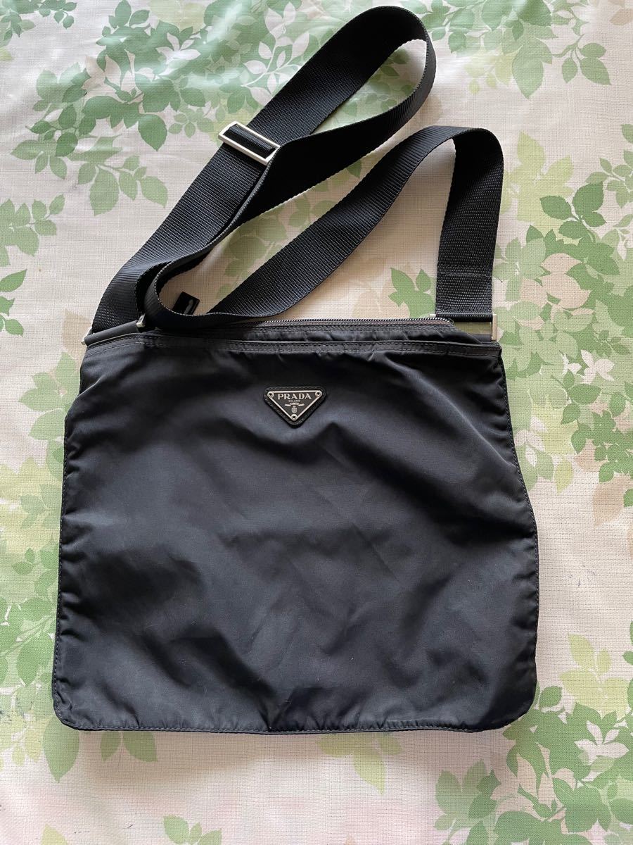 ✨セレブ御用達✨PRADA ナイロン ショルダーバッグ レザー ベルト 3角 超大特価 ナイロン ショルダーバッグ ✨PRADA 希少 本革 黒 三角ロゴ ベルト ショルダーバッグ