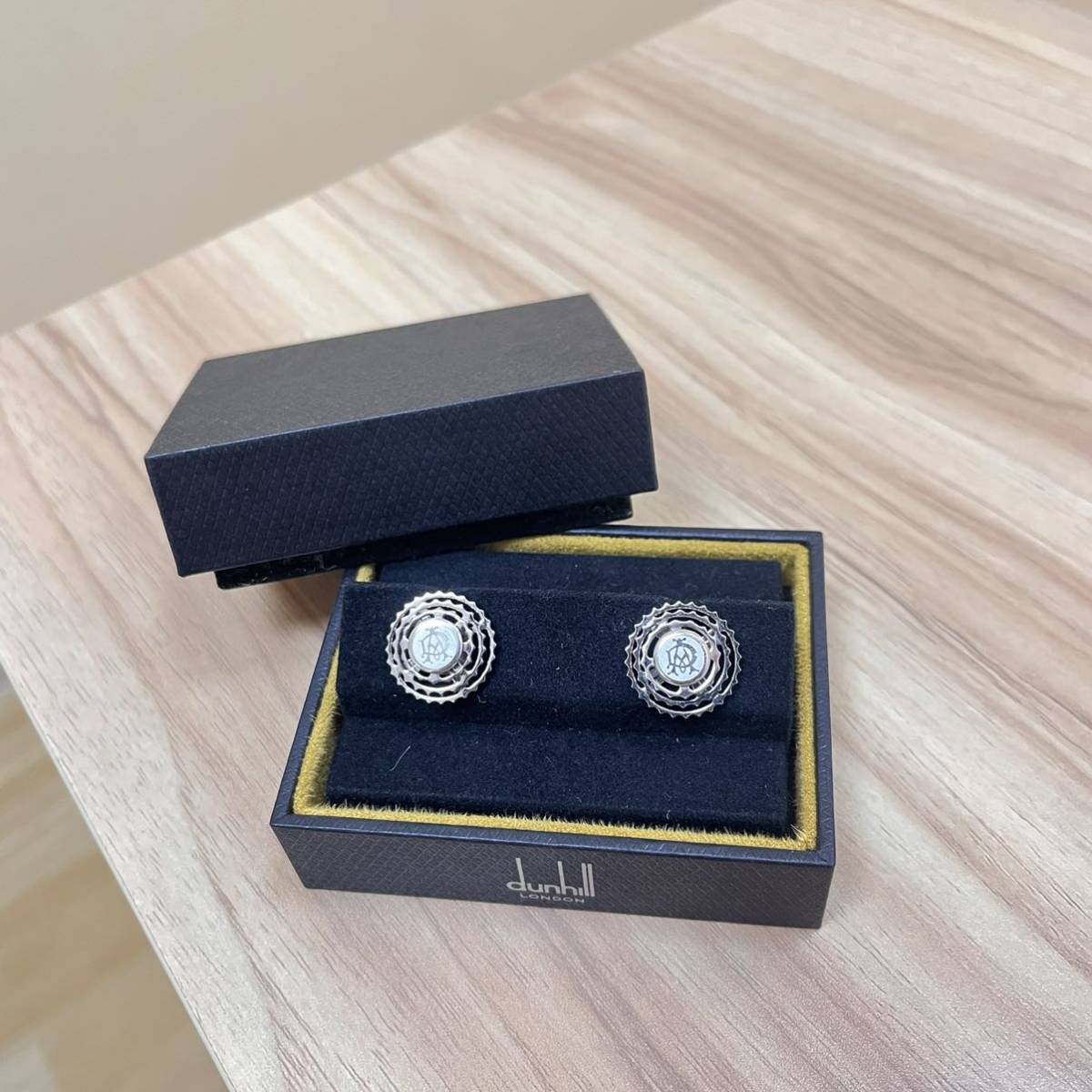 O 美品 Alfred Dunhill アルフレッドダンヒル ADロゴ 3連ギア カフス