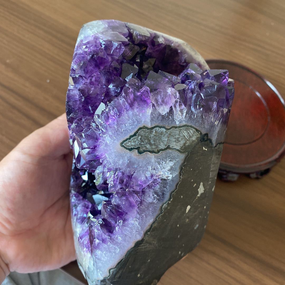 極上】ウルグアイ産巨大体アメジストクラスター原石（幸運水晶