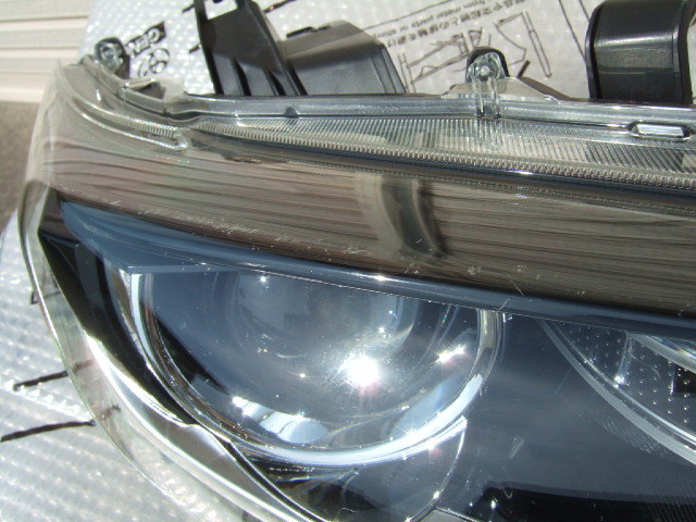 送料無 アリオン/プレミオ 後期 LED ヘッドライト 右 ZRT260/ZRT261