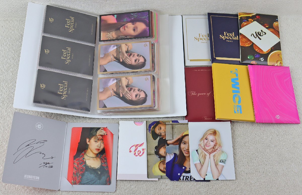 S* secondhand goods *[TWICE goods set sale ]tuwa chair can badge / official fan club bulletin magazine / trading card / file / Raver band other Dub li equipped 