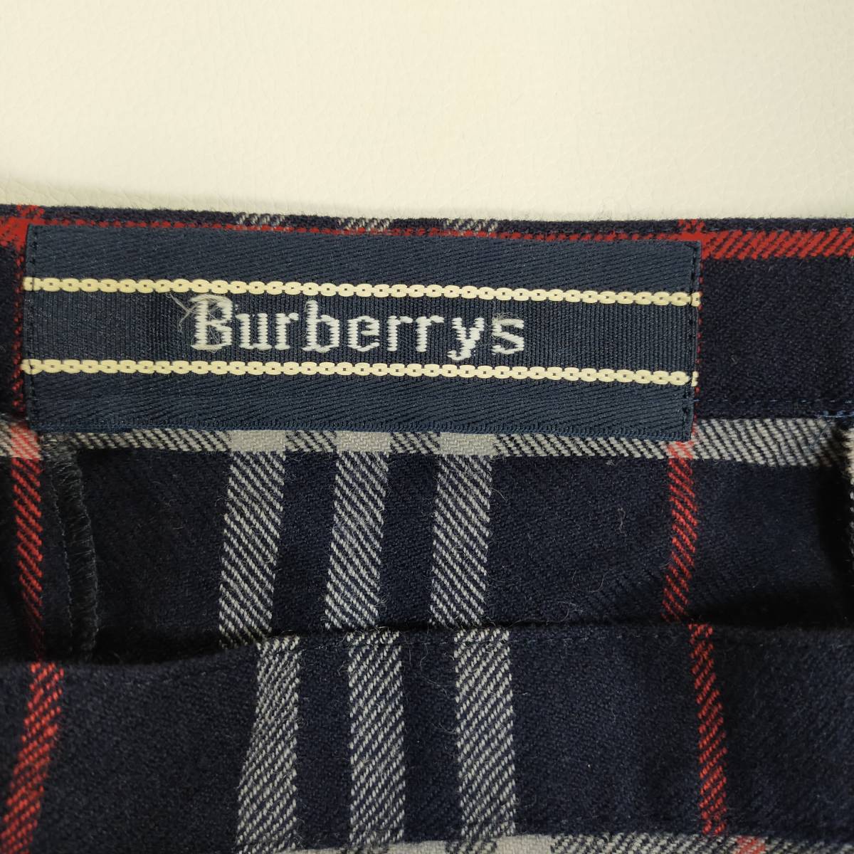 Burberrys バーバリーズ スカート サイズL ネイビー レッド チェック 巻きスカート風 ウール ボタン ひざ丈 シンプル ウエストゴム 3047