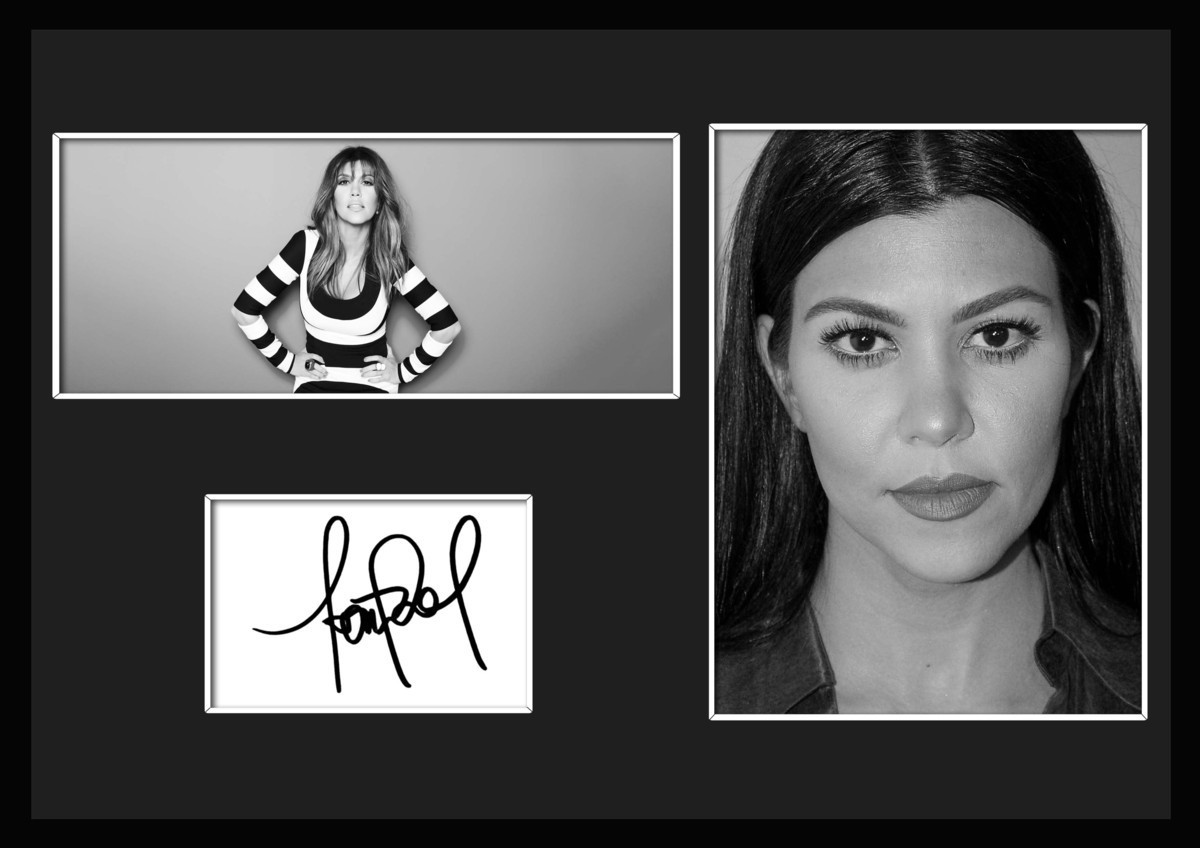 10種類!Kourtney Kardashian/コートニー・カーダシアン/セレブ/DASH/サインプリント&証明書付きフレーム/BW/モノクロ/ディスプレイ(6-3W)_画像1