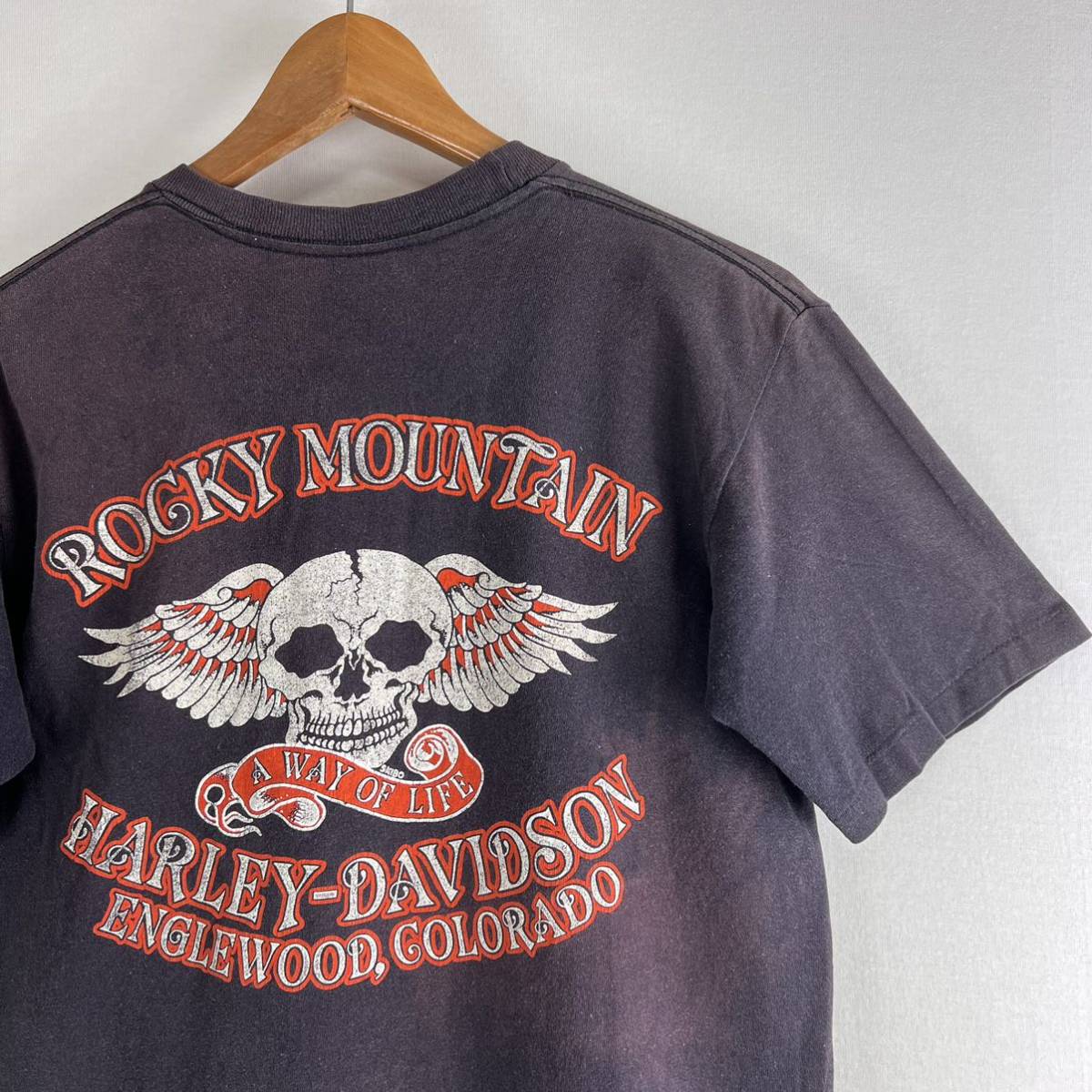 超人気高品質 スカルウィング 古着 ダビッドソン ハーレー USA製 80s【Harley-Davidson】Tシャツ ビンテージ 鷲 EMBLEM 3D HOG フラッドヘッド 豚 イラスト、キャラクター 超人気高品質 スカルウィング 古着 ダビッドソン ハーレー USA製 80s【Harley-Davidson】Tシャツ ビンテージ 鷲 EMBLEM 3D HOG フラッドヘッド 豚 イラスト、キャラクター