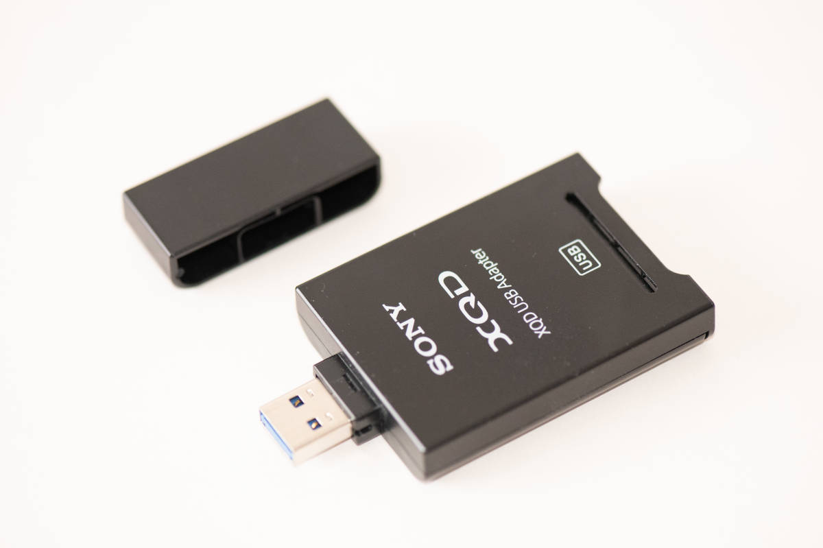 ◆美品（日本製）◆ SONY XQD 120GB メモリーカード（QD-G120F）＋ SONY USBアダプター（QDA-SB1）◆_画像3