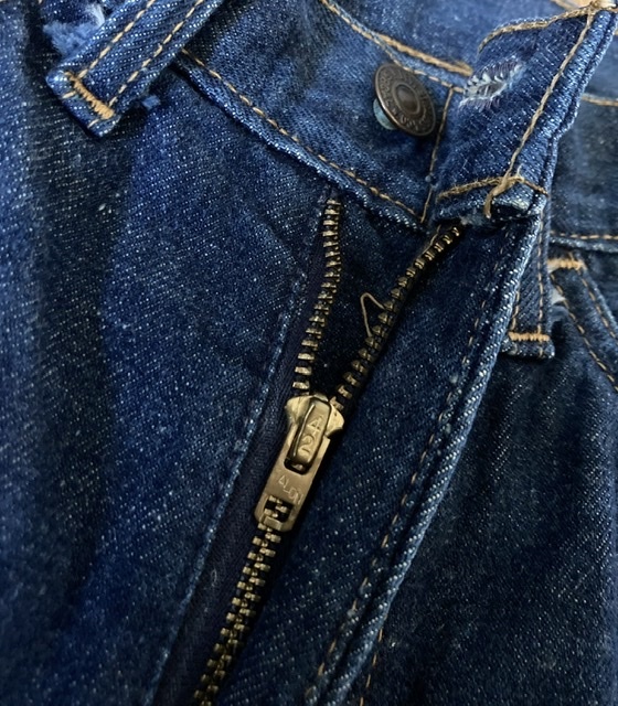 極上！パッチ付！濃紺！ 60's VINTAGE Levi's bigE 606 スキニー デニムパンツ 8刻印 ドス黒 ヴィンテージ オリジナル USA製 希少 美品_画像5