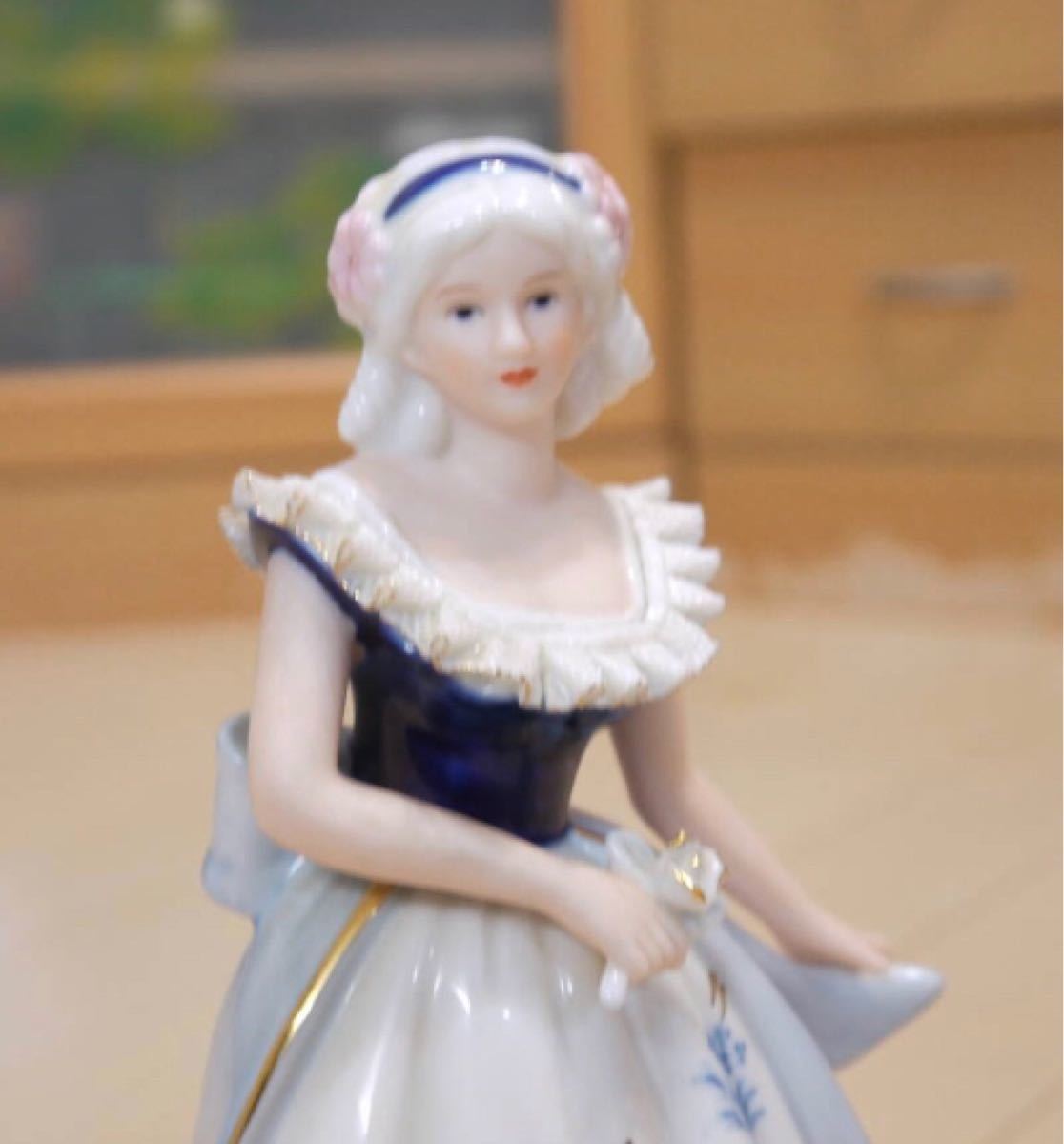 週末限定　A039  ドマン　demain 陶器人形　中古品 フィギュリン リヤドロ　オルゴール LLADRO