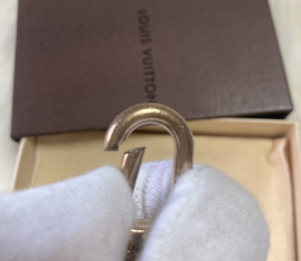☆高級☆ルイヴィトン キーホルダー ポルトクレ LV ファセット 金色