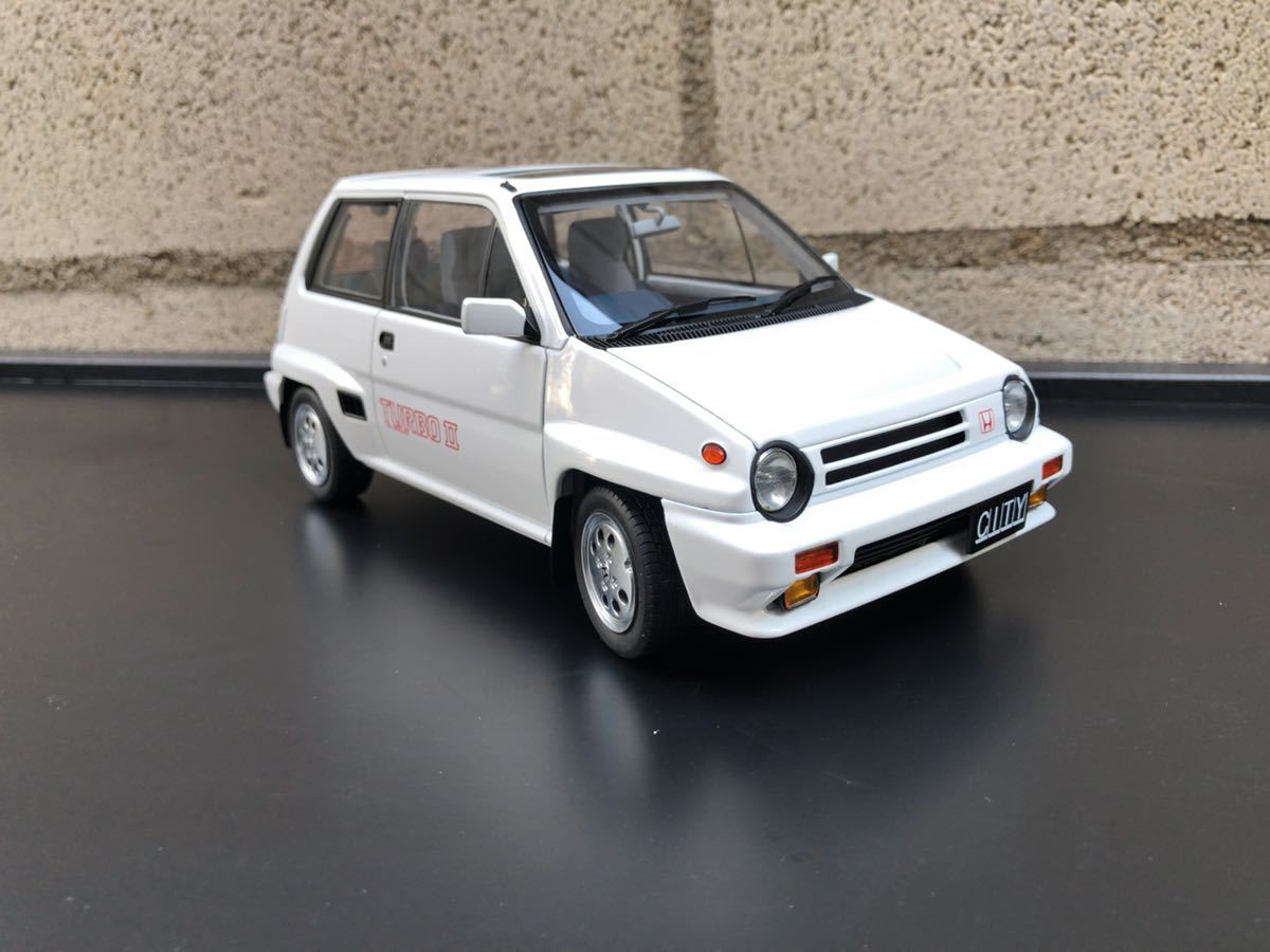 1/18 オートアート ホンダ シティ ターボII 白 モトコンポ AUTOart