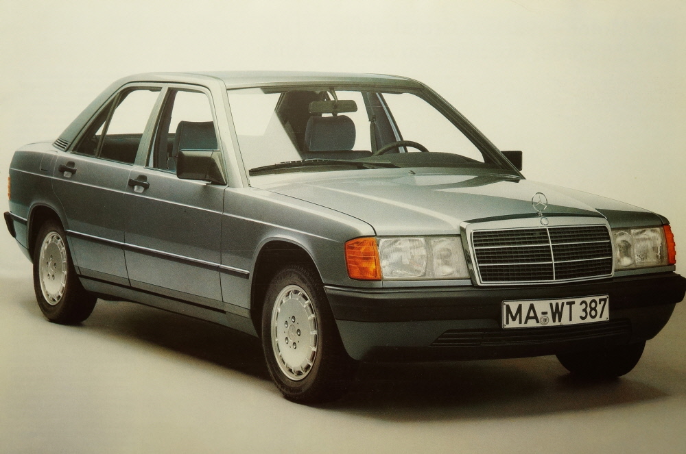  Германия книга@ страна распроданный машина каталог Mercedes Benz 190D 4 цилиндр 1997cc дизель /W201 190E type /1984 год модели 