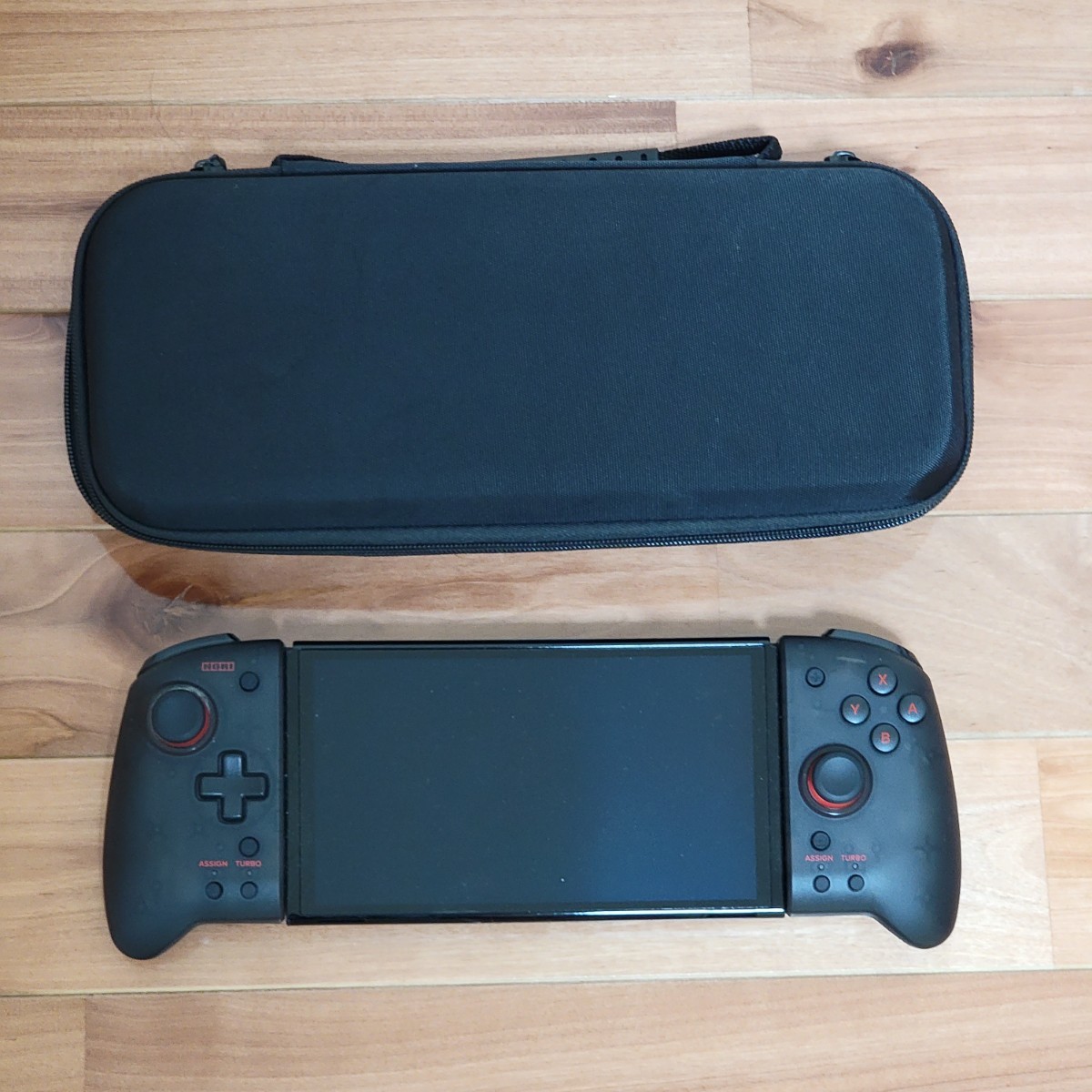 半額】 HORI製(ホリ製)のグリップコントローラー ニンテンドースイッチ