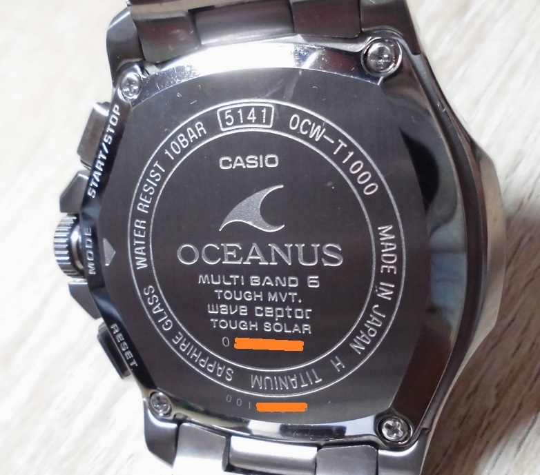 送料３００円～ 良品 カシオ オシアナス OCW-T1000-1AJF 電波ソーラー チタン クラシックライン マルチバンド6 CASIO OCEANUS 定価105000円_裏蓋の状態！