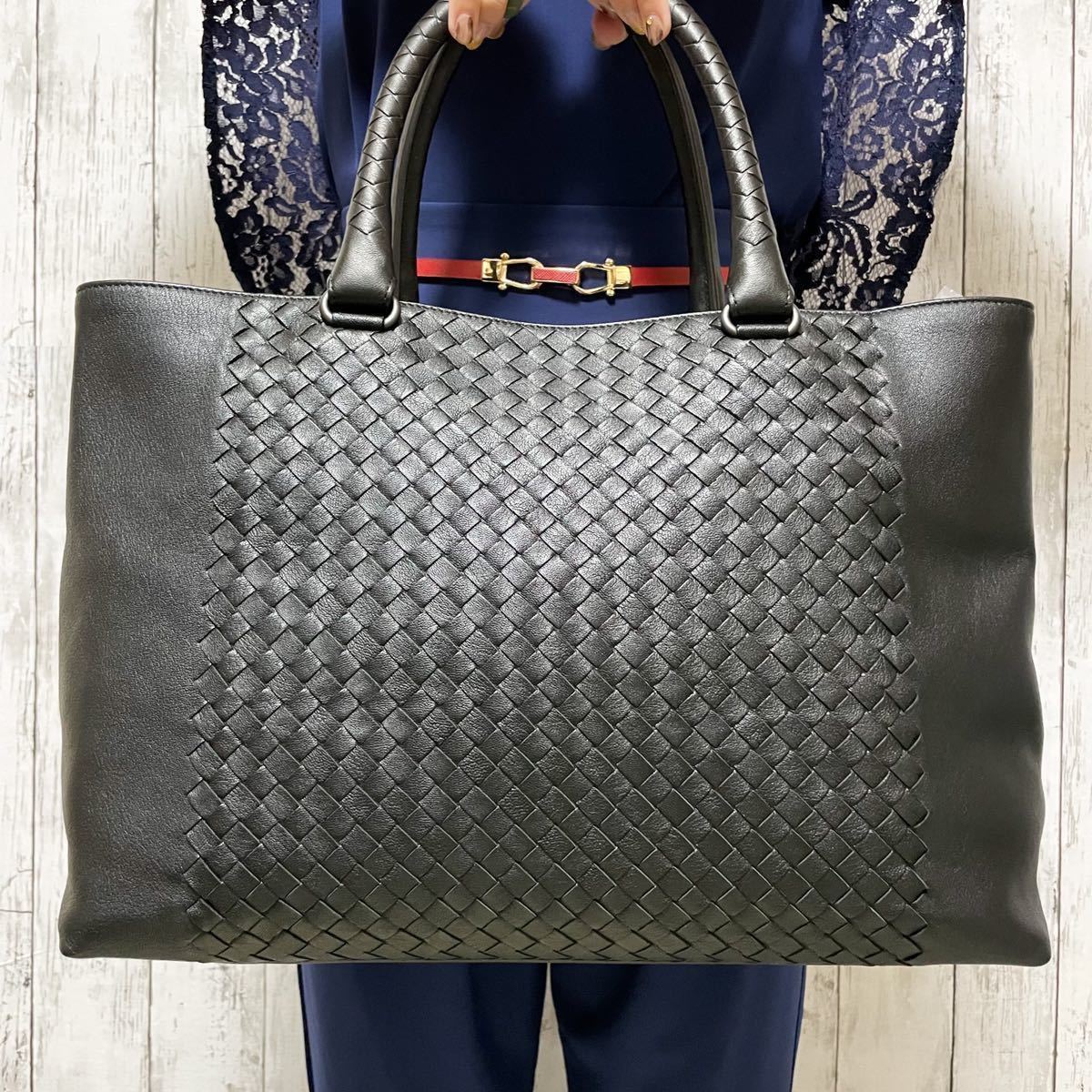 ボッテガヴェネタBOTTEGAVENETA イントレチャート　ラバートートバッグ