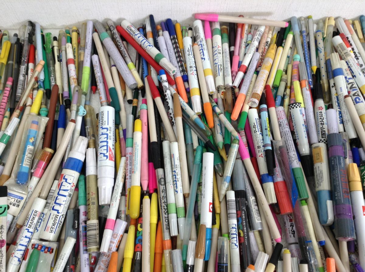 D594-120 各種ペン大量まとめ 油性ペン 水性ペン サインペン シャーペン 筆ペン ペイントマーカー など 筆記用具_画像6