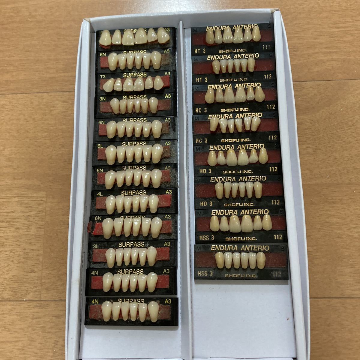 人工歯　GCサーパス　松風エンデュラ　歯科技工　歯科_画像1