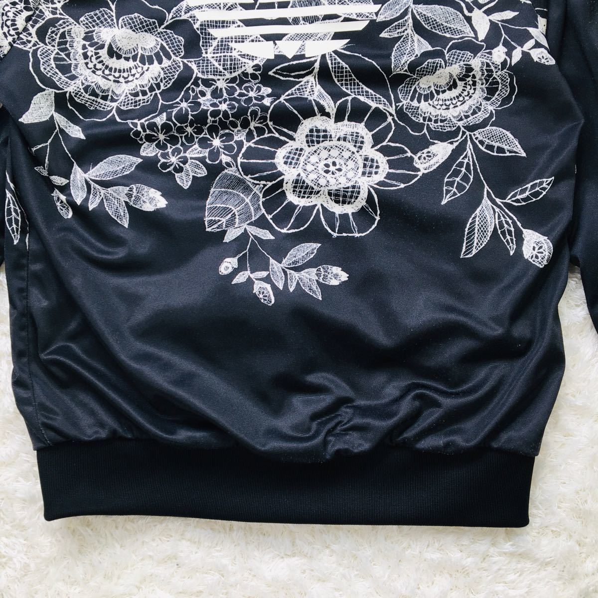 激レア】 adidas アディダス ジャージ 花柄 トラックジャケット 激レア】 adidas アディダス ジャージ 花柄 トラックジャケット