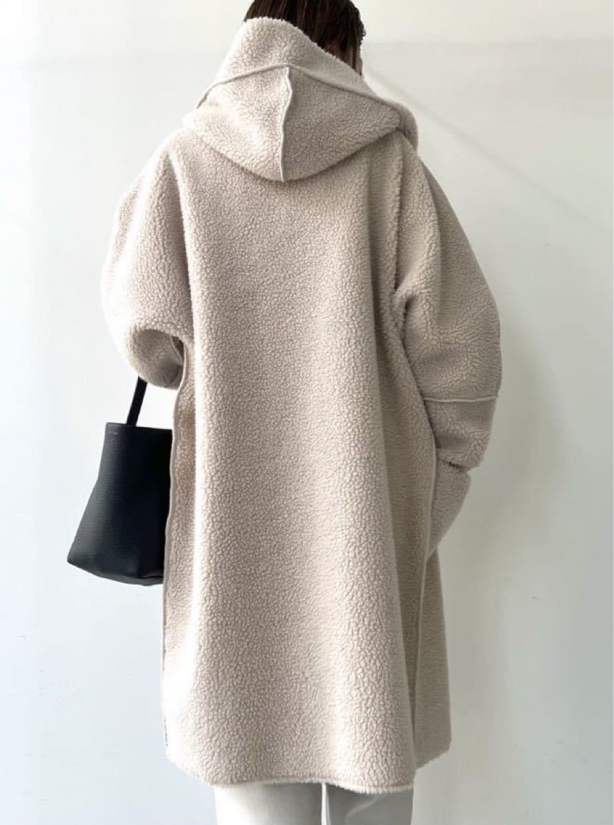 アパルトモン　ルーアンドレアMouton Fake Hood Coat