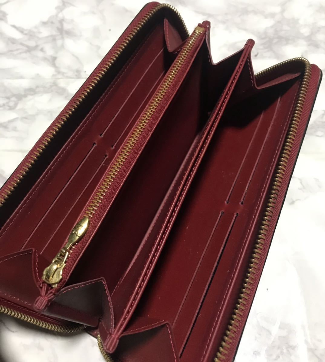 外装良品//正規品/鑑定済み/ルイヴィトンLVヴェルニラウンドジップ