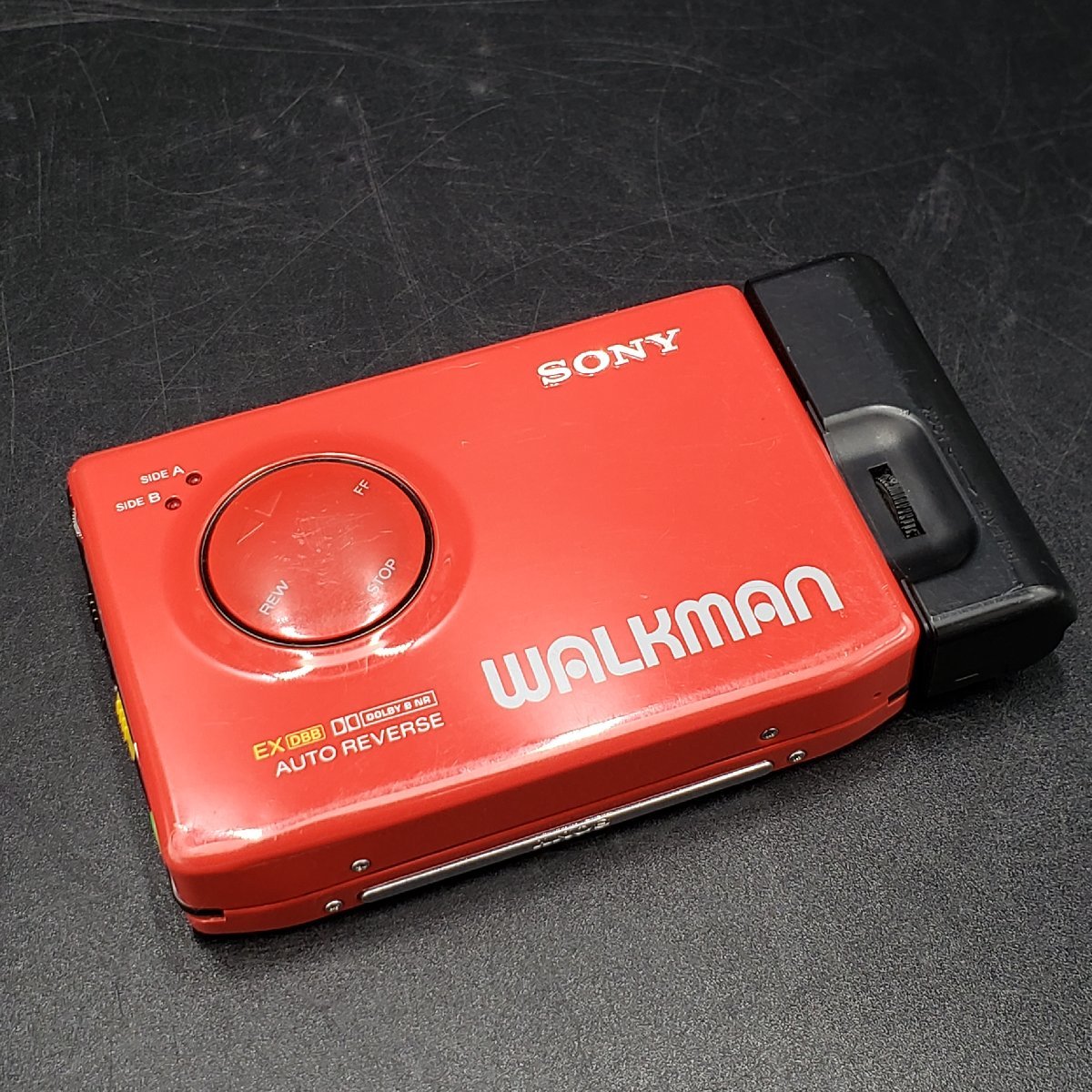 Yahoo!オークション   ジャンク SONY WALKMAN WM レッド