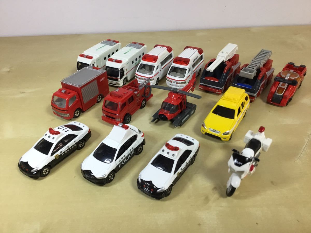 トミカ TOMY 当時物 光る フィギュア ミニカー 消防車 いすゞ ポンプ車