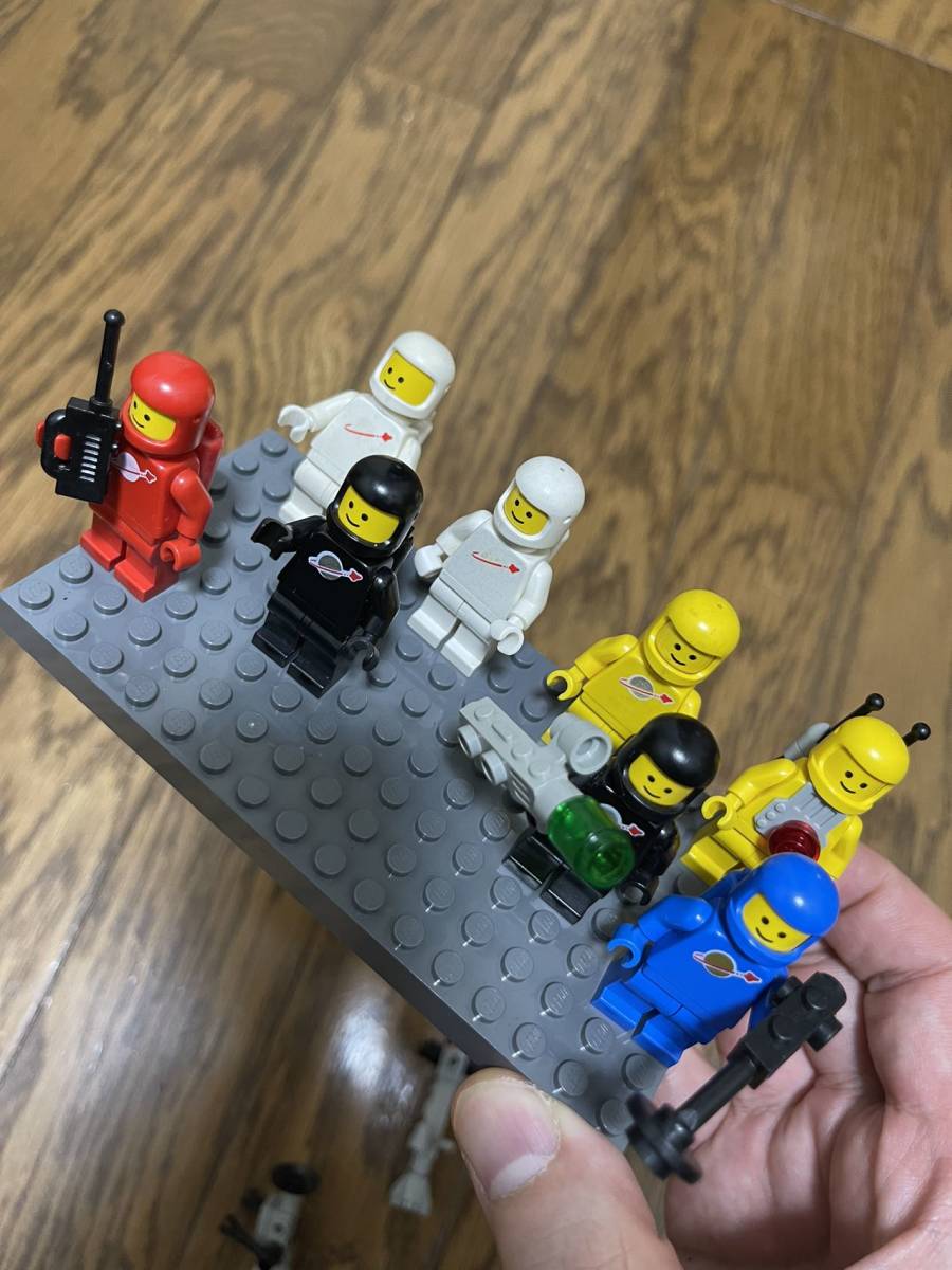 LEGO レゴ スペース クラシック 宇宙飛行士8体 ロボット3体 付属品多数